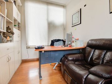 Se vende casa en cercanías metro rojas Magallanescon un gran terreno, pisci