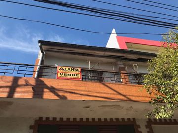 VENDO CASA CON LOCALES CENTRO PASO DEL REY