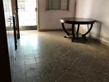 VENDO CASA CON LOCALES CENTRO PASO DEL REY