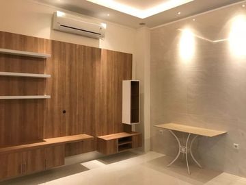 Rumah one gate system, swimming pool dalam komplek cinere delta residence