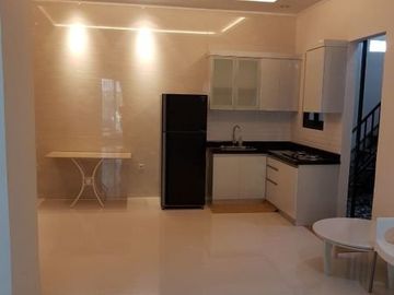 Rumah one gate system, swimming pool dalam komplek cinere delta residence
