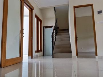 Hampir Habis Rumah Artis Paling Hits di Kota Bandung Cisaranten Arcamanik Readystok