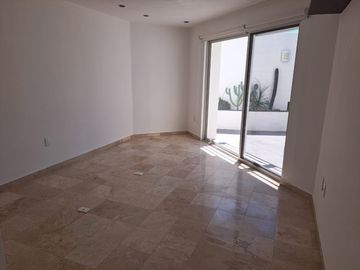 CASA EN CLUB DE GOLF LA LOMA, SLP
