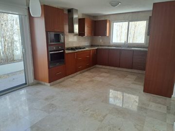 CASA EN CLUB DE GOLF LA LOMA, SLP