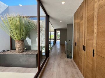 RESIDENCIA en Altozano Qro. con vista a la reserva - RIO
