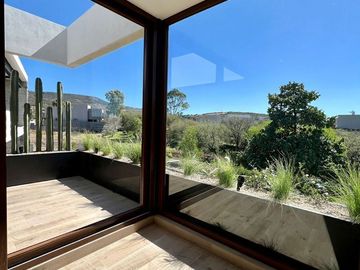 RESIDENCIA en Altozano Qro. con vista a la reserva - RIO