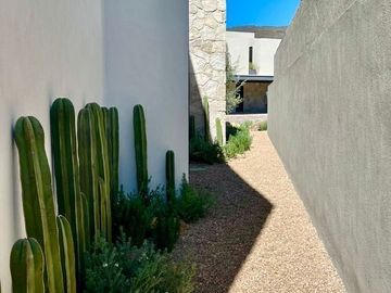 RESIDENCIA en Altozano Qro. con vista a la reserva - RIO
