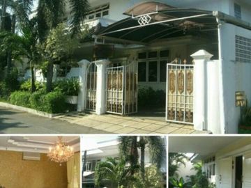 Rumah Besar murah dalam perumahan hanya 5 Meit ke Pintu Toll di Petukangan Jakarta Selatan