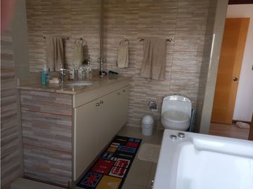 Hermosa Casa En Parcela Los Laureles