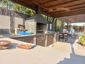 Hermosa Casa En Parcela Los Laureles