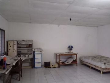 Di sewakan rumah beserta semua perabot nya jalan kupang indah, surabaya barat