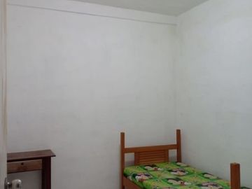Di sewakan rumah beserta semua perabot nya jalan kupang indah, surabaya barat