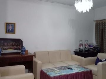 Di sewakan rumah beserta semua perabot nya jalan kupang indah, surabaya barat