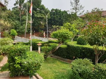 Rumah Besar Luas Di Bawah Appraisal Bank Di Villa Cinere Mas