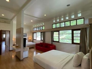 DIJUAL HOTEL CANTIK DESIGN ART DECO di Jl KONSTITUSI / CIGADUNG, BANDUNG