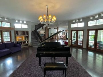 DIJUAL HOTEL CANTIK DESIGN ART DECO di Jl KONSTITUSI / CIGADUNG, BANDUNG