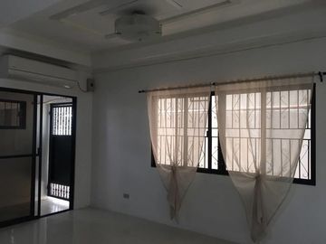 5 Bedroom House with Swimming Pool for SALE in Balibago Angeles City