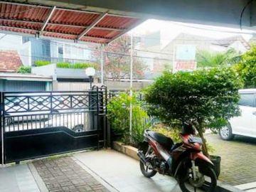 RUMAH STRATEGIS BISA DI JADIKAN TEMPAT USAHA DI TOMANG JAKARTA BARAT