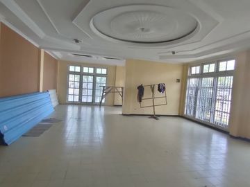 Dijual Rumah Besar Di Lamper Sari Semarang
