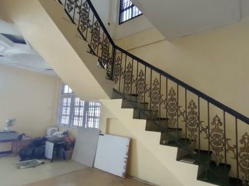 Dijual Rumah Besar Di Lamper Sari Semarang