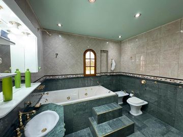 Chalet en venta en Villa Luzuriaga