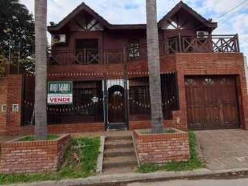 Chalet en venta en Villa Luzuriaga