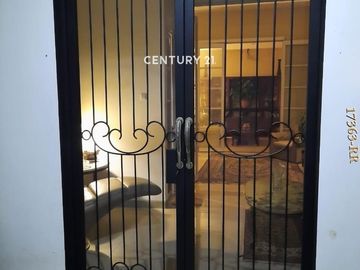 Dijual Rumah Asri 2 Lantai Siap Huni  Di Parigi Baru Bintaro