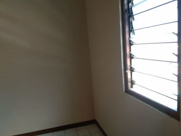 DIJUAL MURAH (Rumah Kost & Kontrakan 4 Petak) DI JL.GG KIREI CIPETE UTARA KEBAYORAN BARU JAKARTA SELATAN