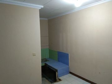DIJUAL MURAH (Rumah Kost & Kontrakan 4 Petak) DI JL.GG KIREI CIPETE UTARA KEBAYORAN BARU JAKARTA SELATAN