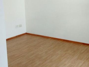 Departamento de pasillo - Barrio Parque