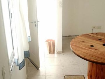 Departamento de pasillo - Barrio Parque