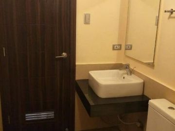 The Radiance Manila Bay North Tower Unit with Balcony and Manila Bay view
