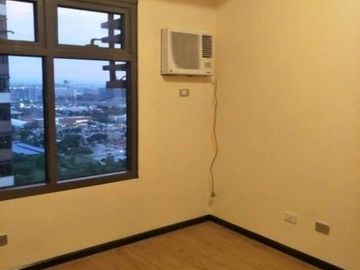 The Radiance Manila Bay North Tower Unit with Balcony and Manila Bay view
