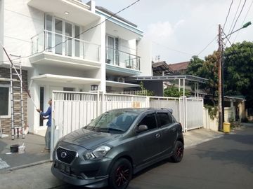 Rumah minimalis dijual di pondok bambu