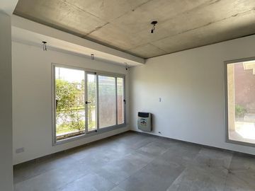 Duplex Casa en venta de 3 amb en Ituzaingo