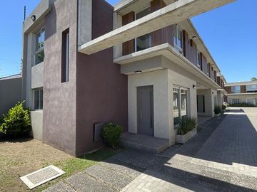 Duplex Casa en venta de 3 amb en Ituzaingo