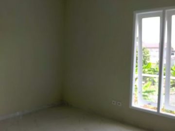 Rmh minimalis 2 lantai murah siap huni di Tanah baru,depok