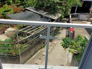 Rmh minimalis 2 lantai murah siap huni di Tanah baru,depok