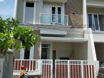 Rmh minimalis 2 lantai murah siap huni di Tanah baru,depok
