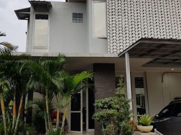 Rumah Posisi Hook Siap Huni Di Sektor 9 - WD 1033