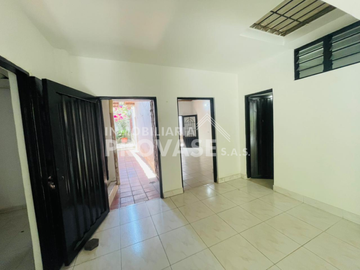 casa en venta en quinta oriental. Cod V103793