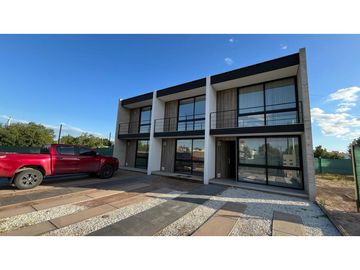 VENDE DUPLEX A ESTRENAR BARRIO PRIVADO CAROLINOS