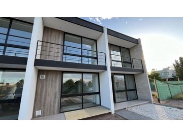 VENDE DUPLEX A ESTRENAR BARRIO PRIVADO CAROLINOS
