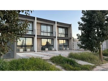 VENDE DUPLEX A ESTRENAR BARRIO PRIVADO CAROLINOS