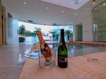 Casa de Lujo con Alberca y Cine Colinas de San Javier