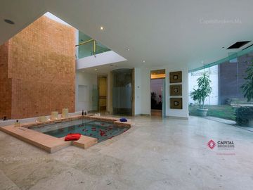 Casa de Lujo con Alberca y Cine Colinas de San Javier