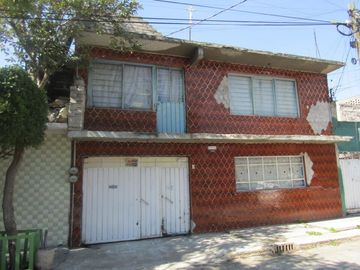 CASA SOLA EN NEZAHUALCOYOTL