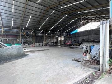 Gudang/Workshop Strategis Tlajung Udik Gunung Putri Bogor