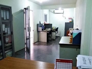 Gudang/Workshop Strategis Tlajung Udik Gunung Putri Bogor