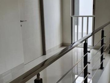 Rumah Gress Greenland Residence , Strategis